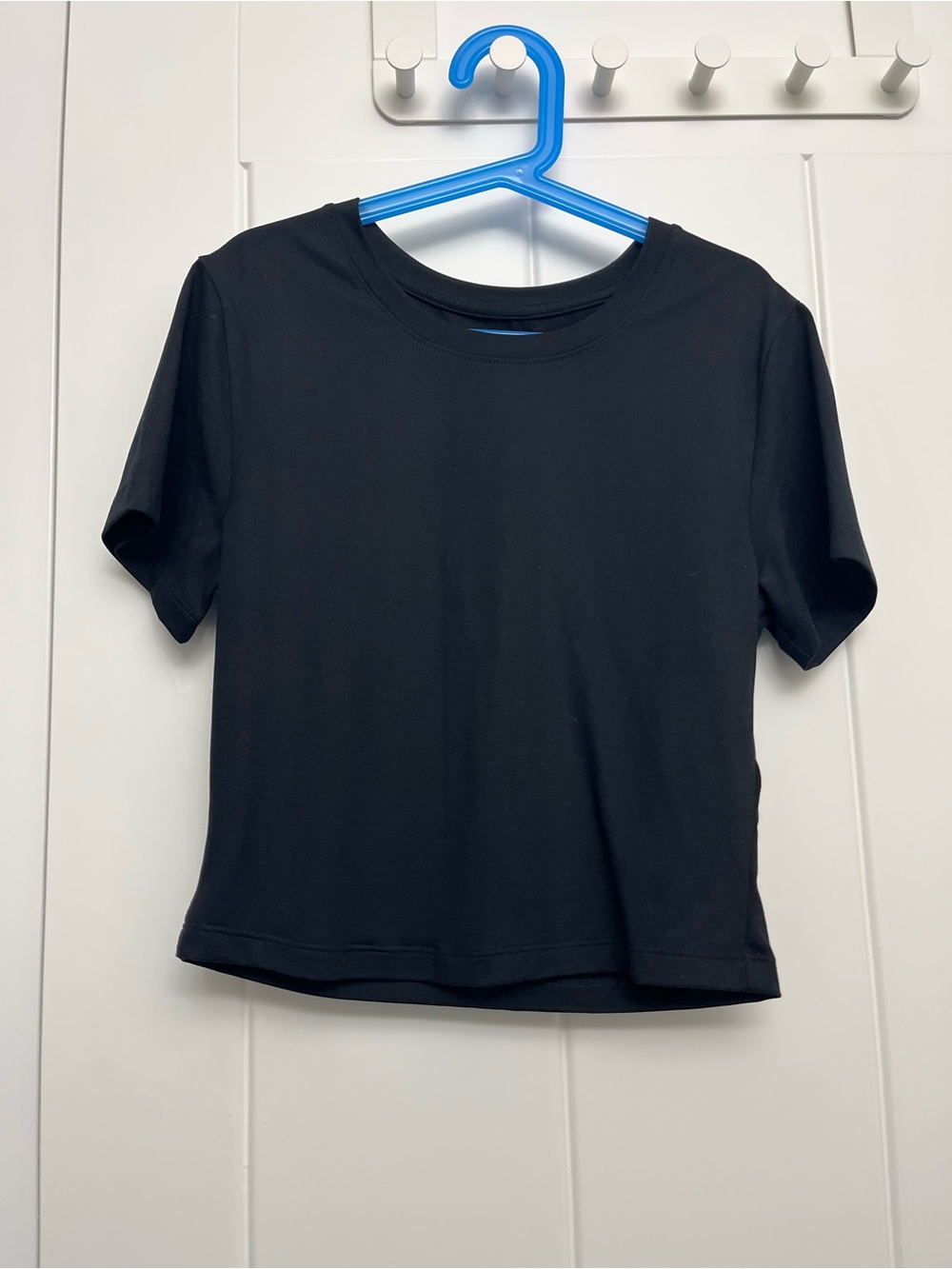 NWOT renew knit cropped Black shirt